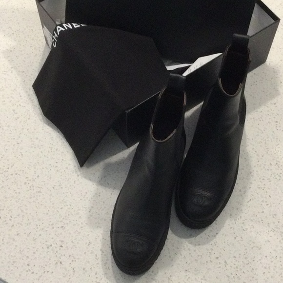 NWT AUTHENTIC CHANEL ANKLE BOOTS 2021                 SIZE    39.5 BLACK - Picture 4 of 8